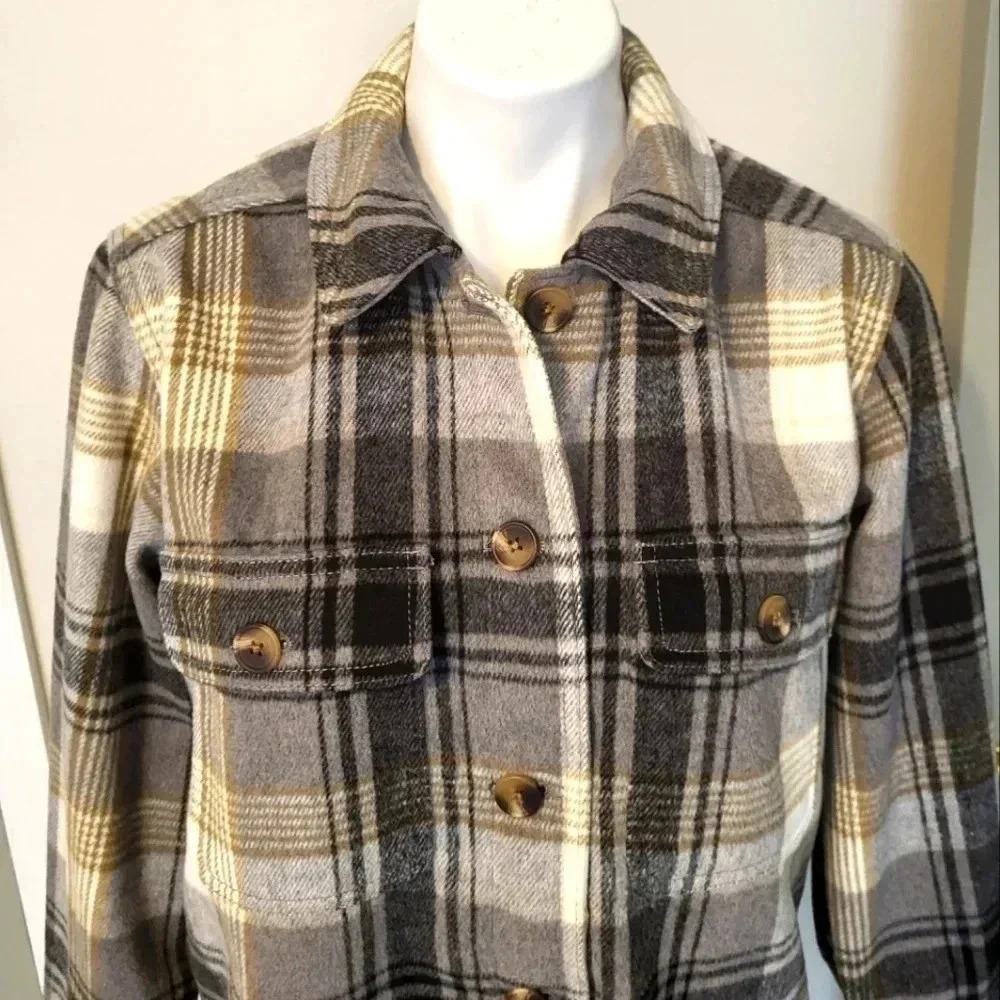 Old Navy Button Down Plaid Shacket Slightly Overs… - image 3